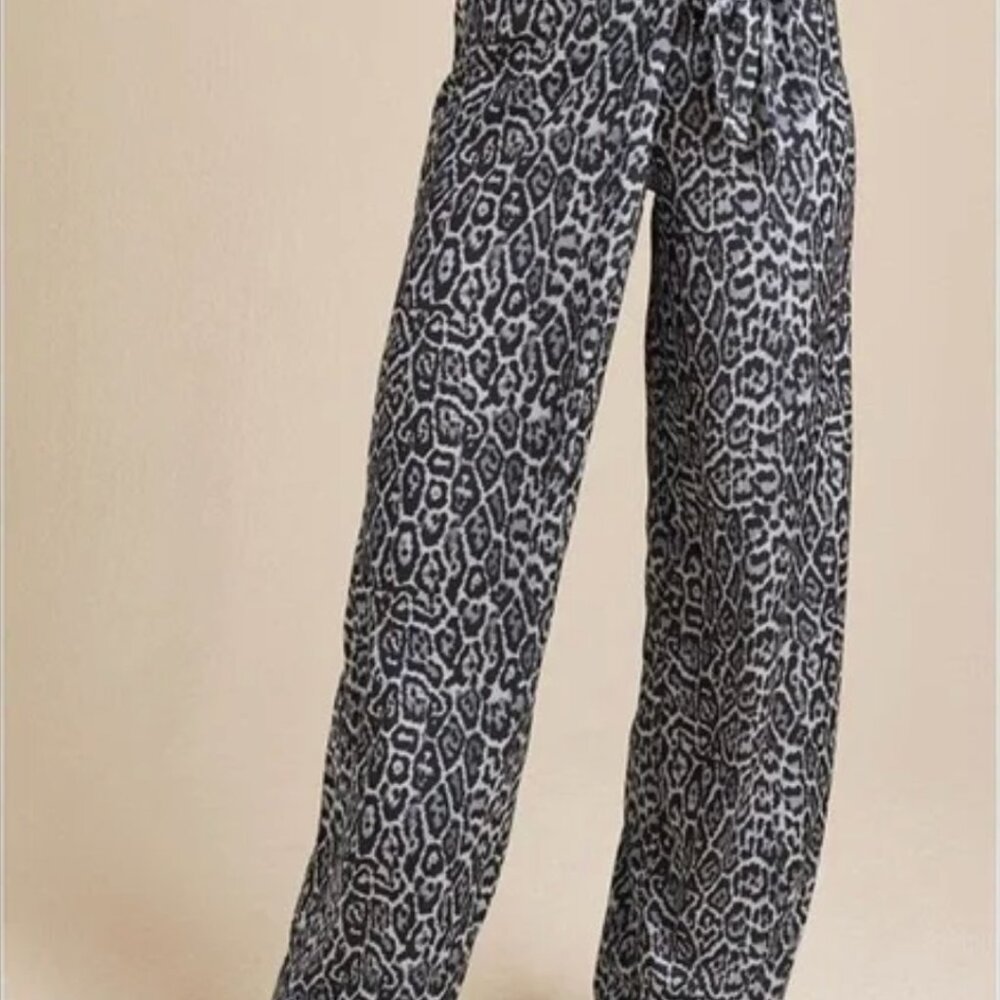 Silver leopard print wrap pant, wide leg Venus Size 10
